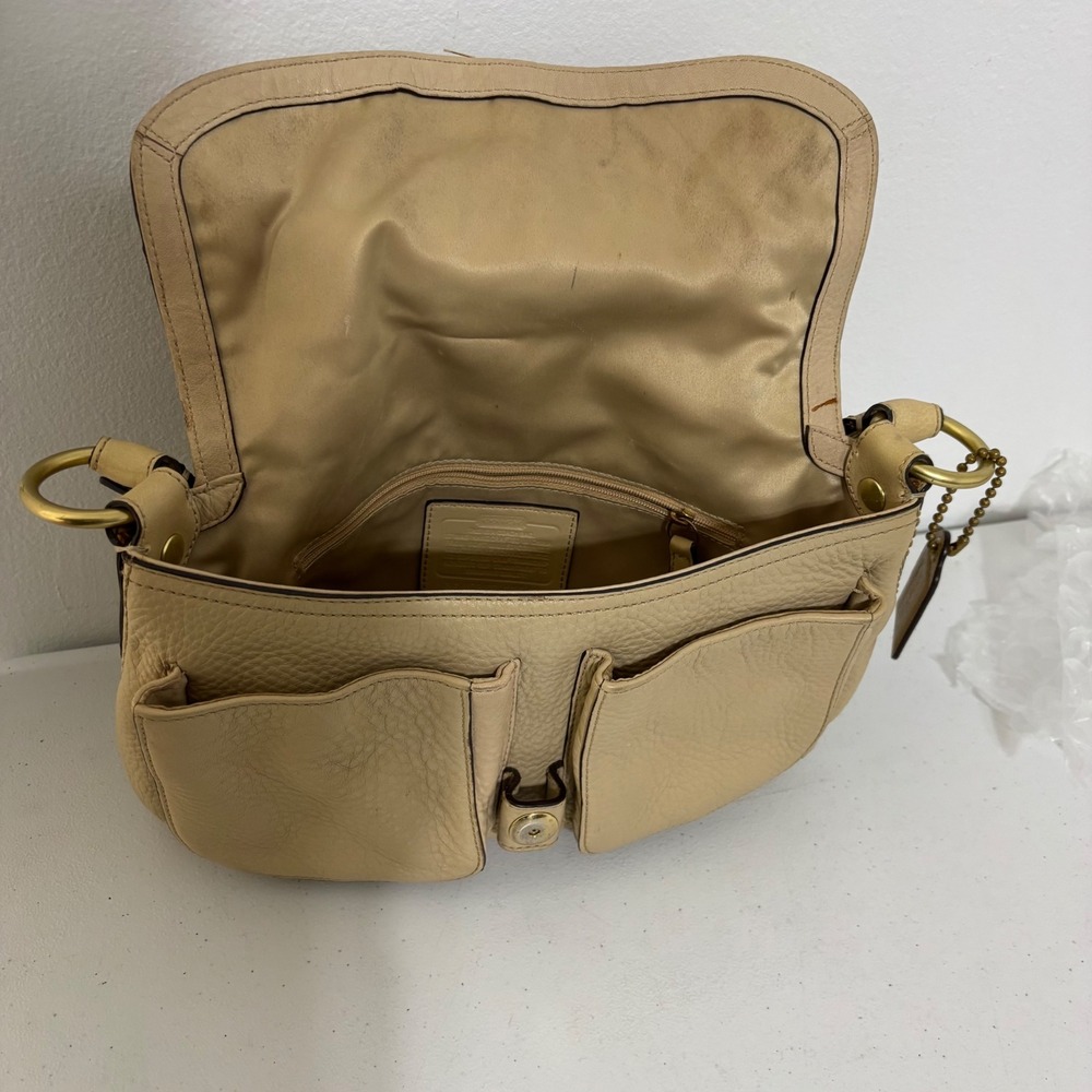 Vtg Coach Soho Beige Pebble Leather Double Pocket Flap Shoulder Bag Buckle 11842 - Picture 10 of 13